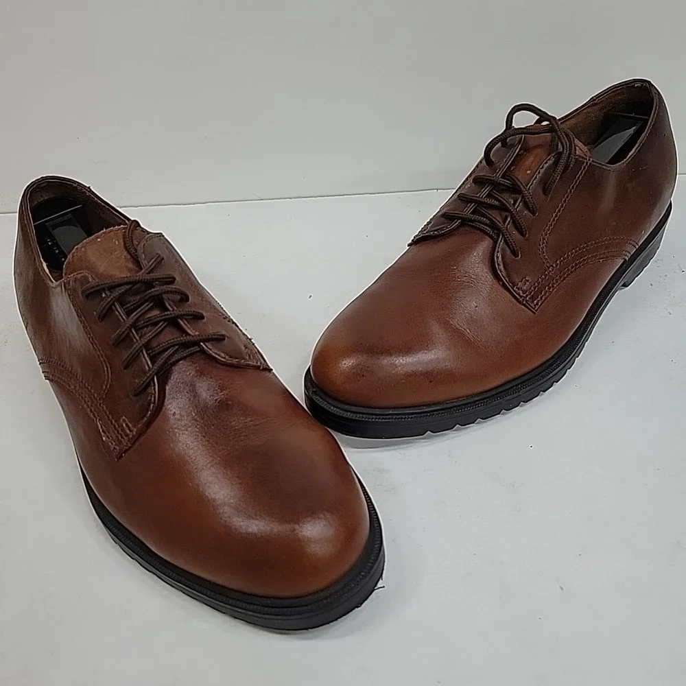 St Johns Bay Brown Lace Up Mens Size 9 M Buttery Soft 100% Leather Non Slip Sole